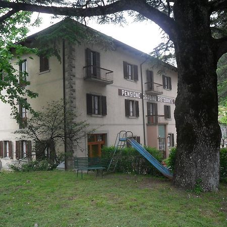 Albergo Giardino Badia Prataglia Kültér fotó