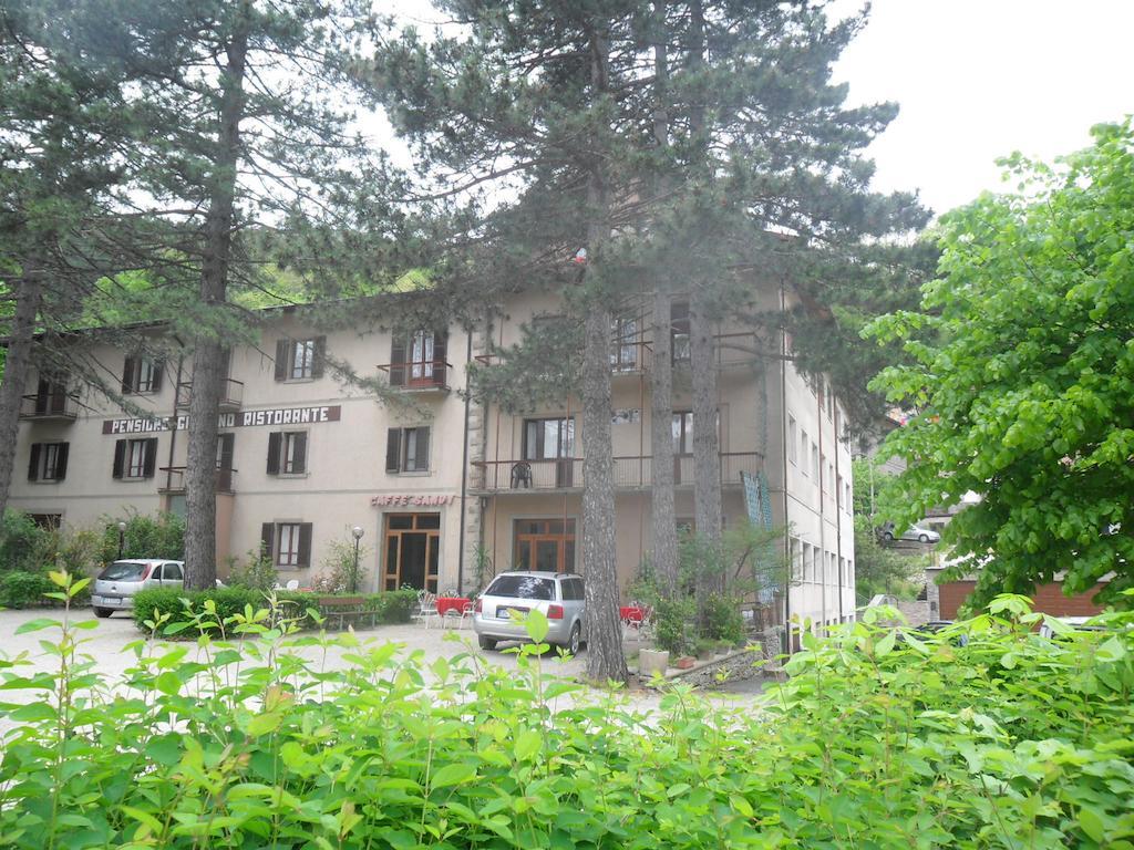 Albergo Giardino Badia Prataglia Kültér fotó